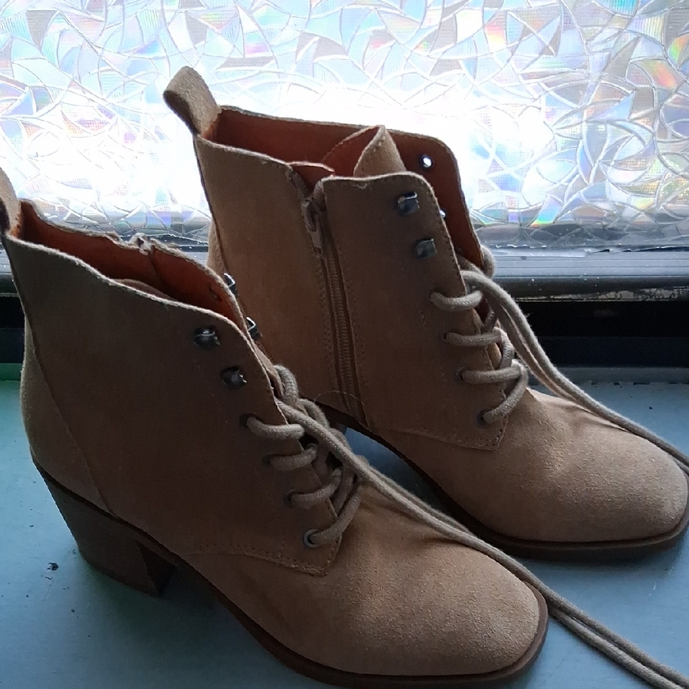 Lucky Brand Suede Lace-Up Boots in Tan